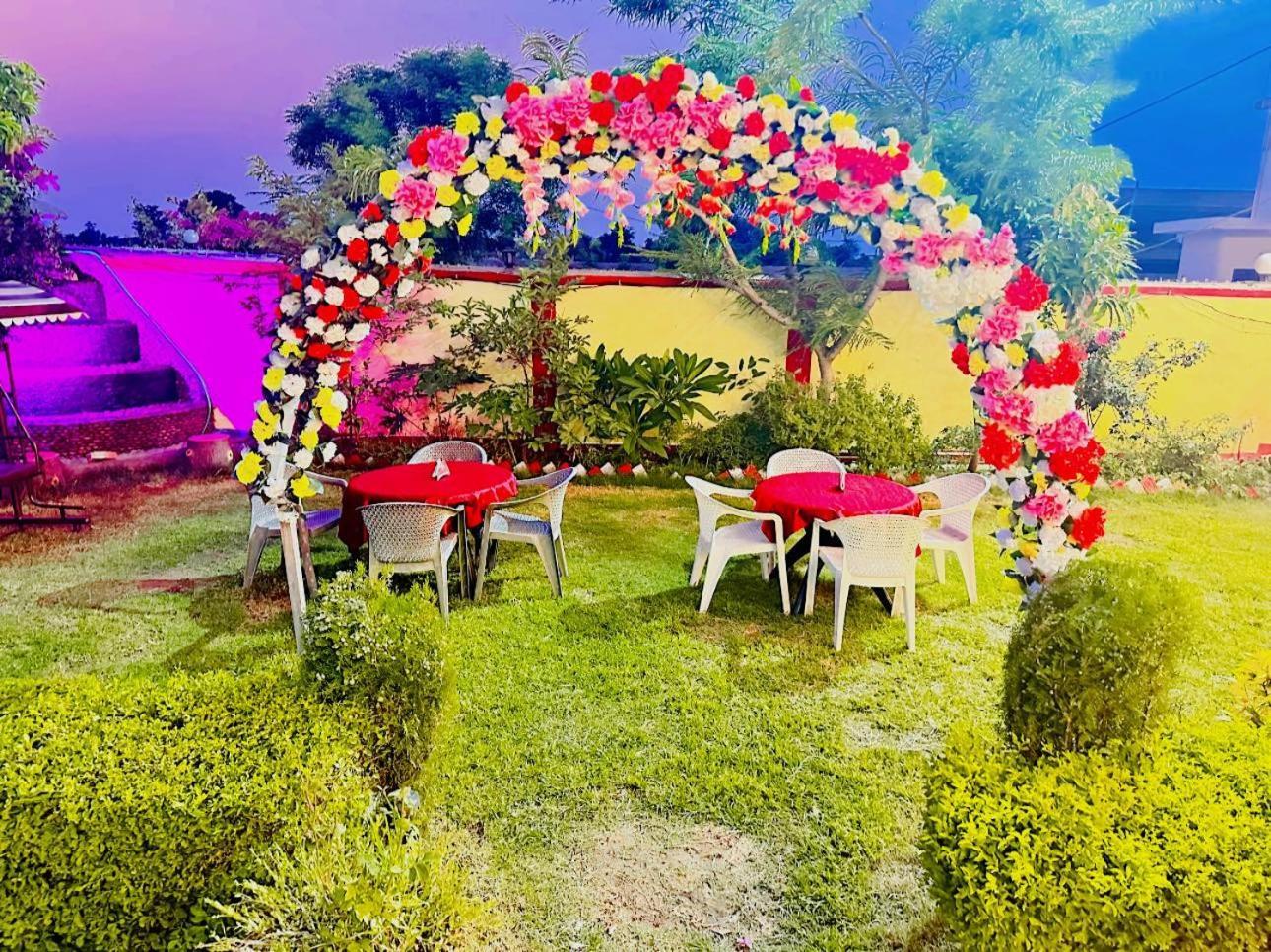 Bundeli Farm Resort & Banquet Orchha Extérieur photo